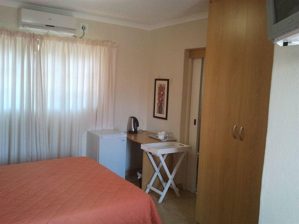 Country Link Guest Lodge Коматипорт Экстерьер фото